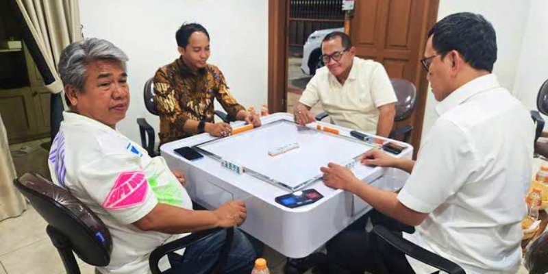 Menkarding Klarifikasi Soal Foto Main Domino Bareng Raja Juli dan Azis Wellang